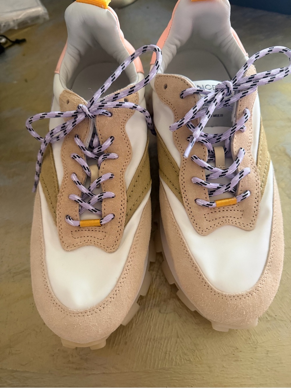 Oncept sneaker size 8 new without box